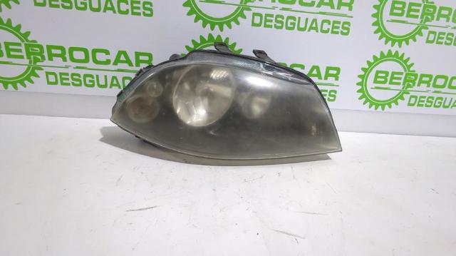 6L1941752B VAG Правая фара купить в Николаев