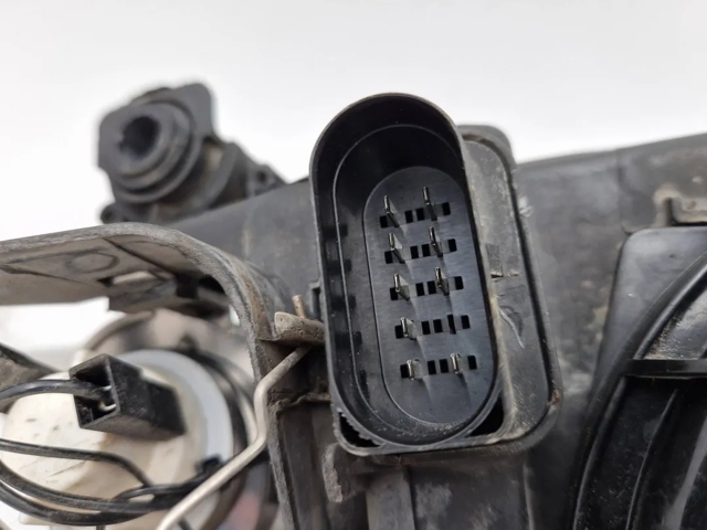 6L1941752D VAG Правая фара купить в Ирпень