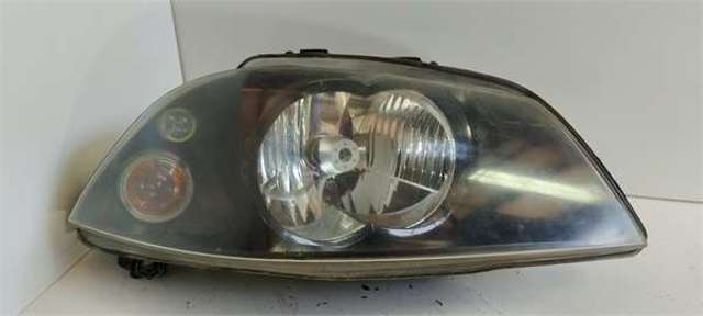 VAG 6L1941752M Правая фара в наличии Черкассы
