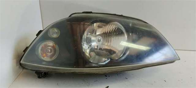 VAG 6L1941752M Правая фара в наличии Киев