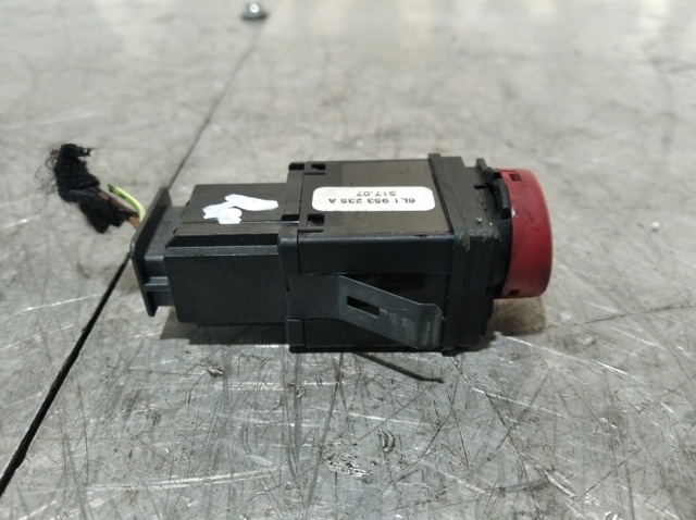 Botão de ativação do sinal de emergência Seat Ibiza 3 6L1