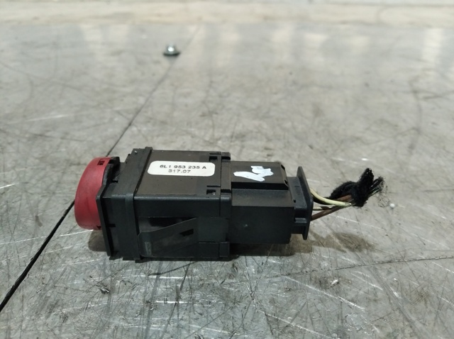 Botão de ativação do sinal de emergência Seat Ibiza 3 6L1