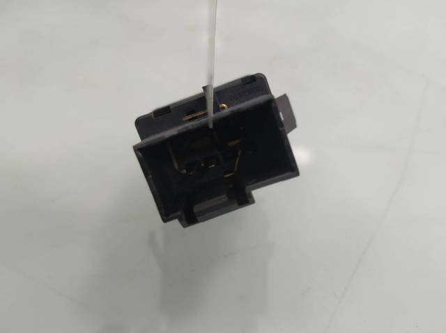 Botão de ativação do sinal de emergência Seat Ibiza 3 6L1