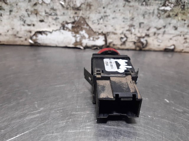 Botão de ativação do sinal de emergência Seat Ibiza 3 6L1