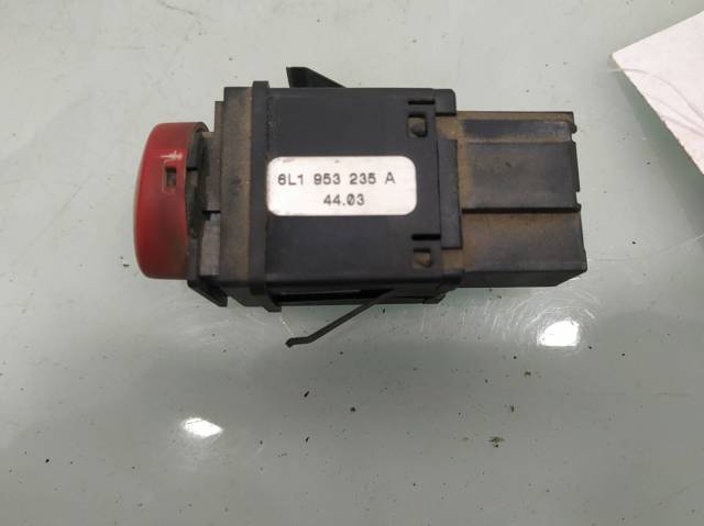 Botão de ativação do sinal de emergência Seat Ibiza 3 6L1