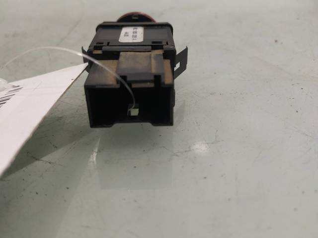 Botão de ativação do sinal de emergência Seat Ibiza 3 6L1