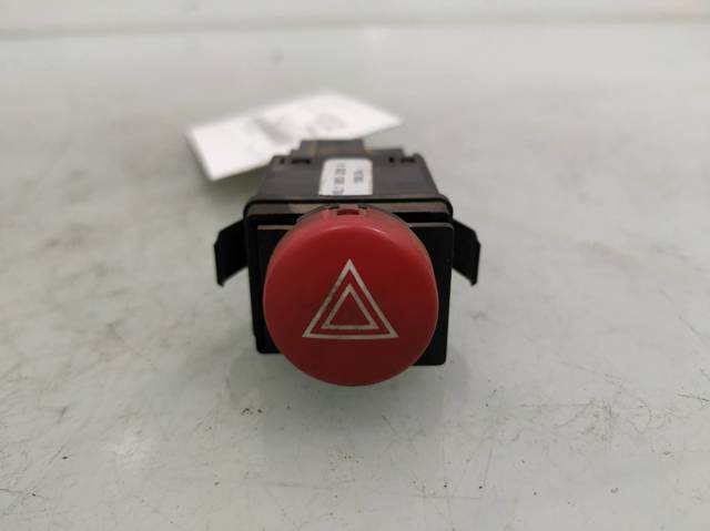 Botão de ativação do sinal de emergência Seat Ibiza 3 6L1