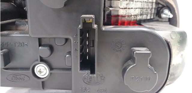 6M2113A602AK FORD Фонарь задний правый внутренний купить в Украина