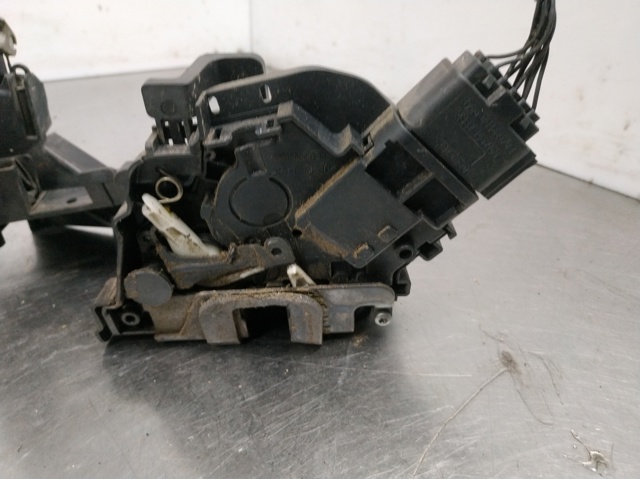 Fecho da porta dianteira esquerda Ford Mondeo 4 CA2