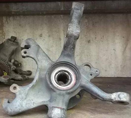 6N0407256B Цапфа передняя правая купить Киев