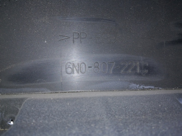 VAG 6N0807221C Бампер передний в наличии Чернигов