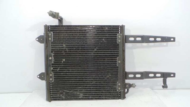 Condensador de ar condicionado / radiador para Volkswagen Polo Sedan (6N1) AEX 6N0820413B