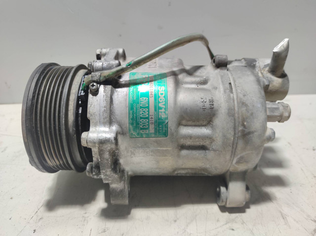 Compressor de ar condicionado para Volkswagen Polo (9N1) / 0.01 - 0.05 AUA 6N0820803B