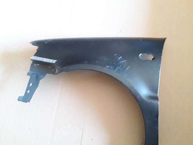 Pára-lama dianteiro esquerdo 6N0821021G VAG