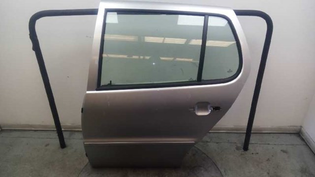 Porta traseira esquerda para Volkswagen Polo 1.4 16V AUA 6N4833055C