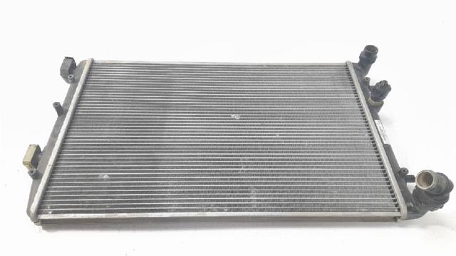 Radiador de esfriamento de motor 6Q0121253R VAG