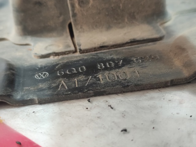 VAG 6Q0807629 в наличии Ирпень