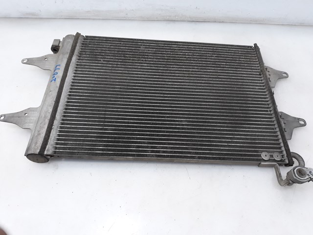Condensador de ar condicionado / radiador para Skoda Fabia I 1.2 BME 6Q0820411J