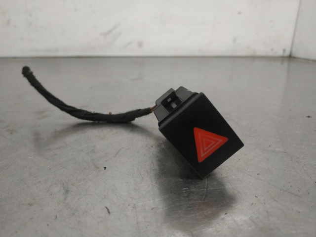 Botão de ativação do sinal de emergência 6Q0953235A VAG