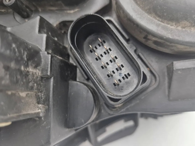 VAG 6Q1941008BB Правая фара в наличии Тернополь