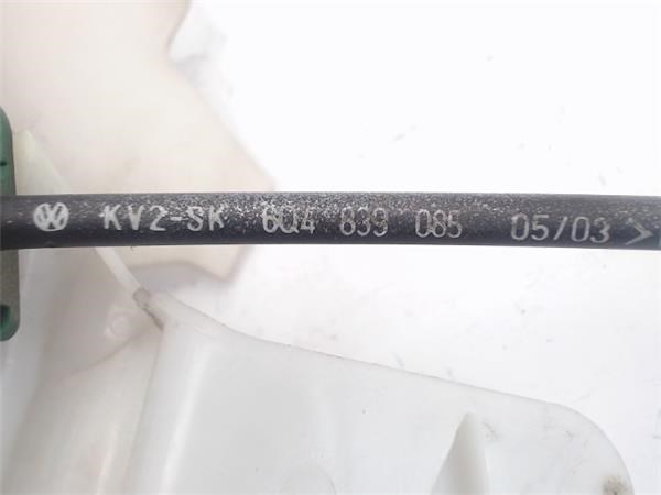 6Q4839085 Трос (тяга) открывания замка двери задней купить Чернигов