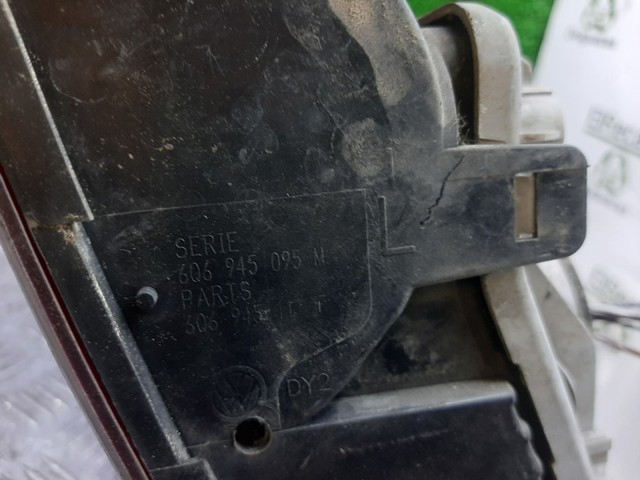 Lanterna traseira esquerda 6Q6945095M VAG