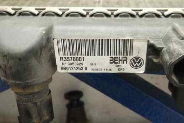 Radiador de água para Volkswagen Polo 1.6 Cayb 6R01212530