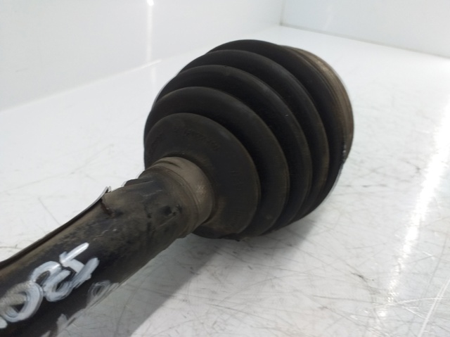 6R0407761A VAG Левая полуось купить в Сумы