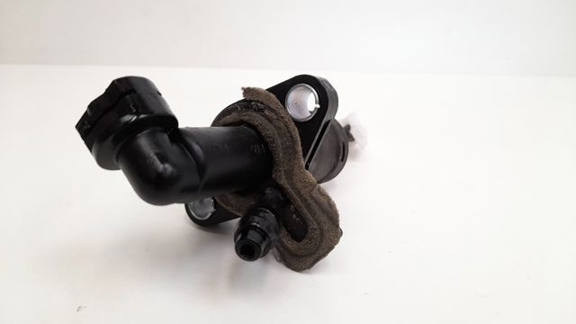 Cilindro mestre de embraiagem 6R0721388 VAG