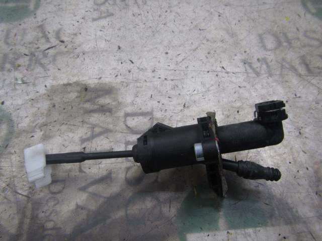 6R0721405 VAG Цилиндр сцепления главный купить в Ирпень