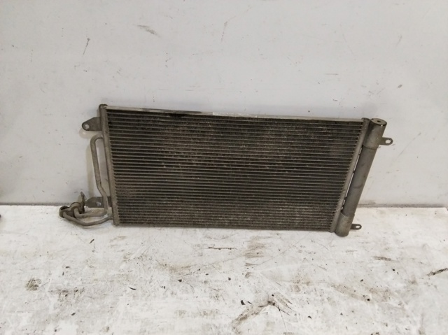 Condensador de ar condicionado / radiador para Volkswagen Polo (6R1,6R1) (2009-2014) 1.6 TDI CAYB 6R0820411