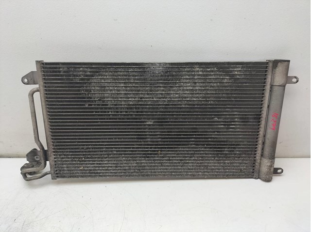 Condensador de ar condicionado / radiador para assento Ibiza III (6L1) (2002-2005) 1.4 TDI AMF 6R0820411D
