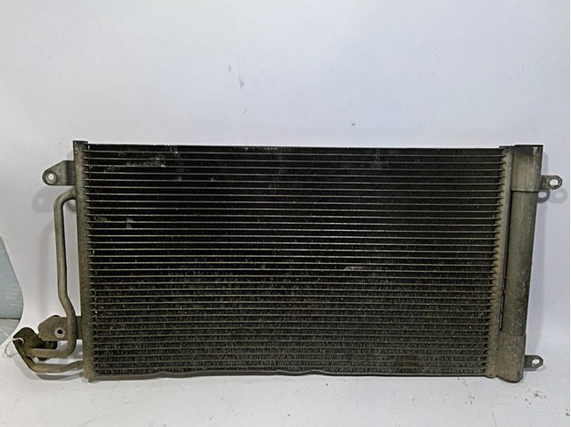Condensador de ar condicionado / radiador para assento Toledo IV 1.0 TSI CHZC 6R0820411D