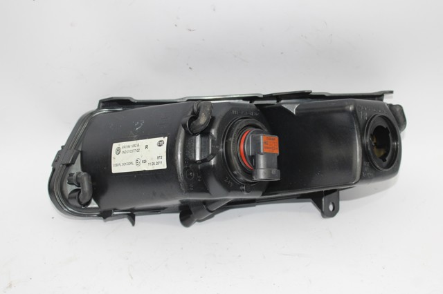VAG 6R0941062B Фара противотуманная правая в наличии Полтава