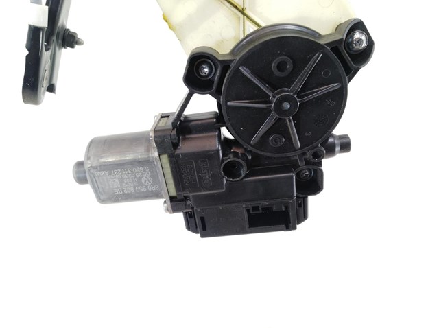 Motor regulador do vidro dianteiro direito para Volkswagen Polo (6R1,6R1) (2009-2014) 1.2 TSI CBZB 6R0959802BE