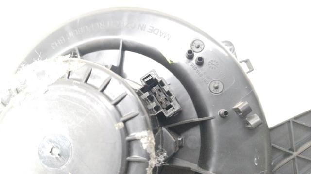 VAG 6R1819015A Вентилятор печки в наличии Кривой Рог