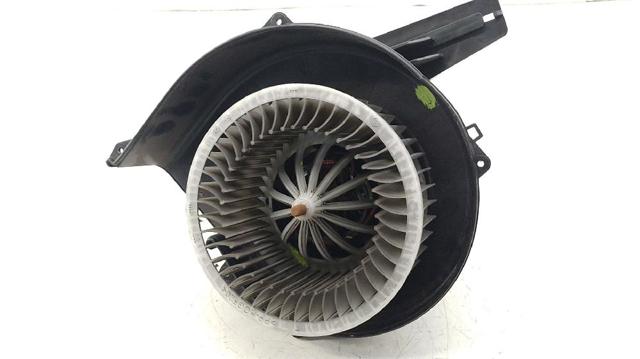 6R1819015A Мотор вентилятора печки (отопителя салона) купить Украина