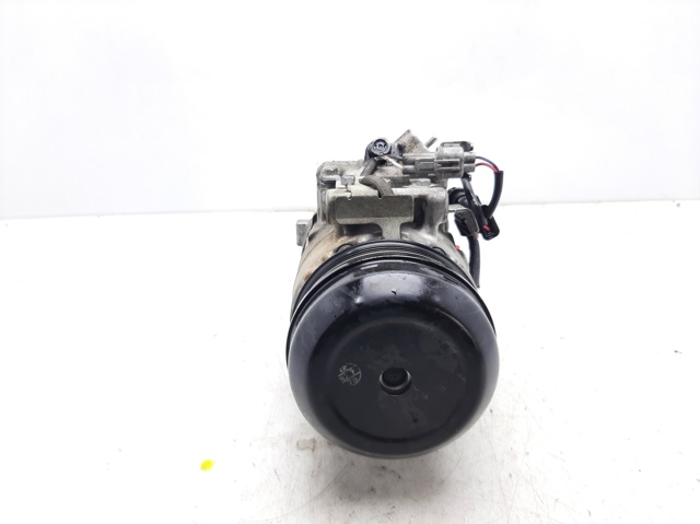 Compressor de aparelho de ar condicionado 6SBU16C Mercedes