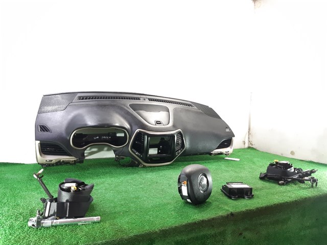 CHRYSLER 6SP911X9AB Панель салона передняя "торпедо" в наличии Ирпень