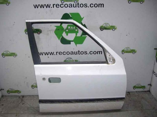 Porta dianteira direita 6U0831052A VAG/Skoda