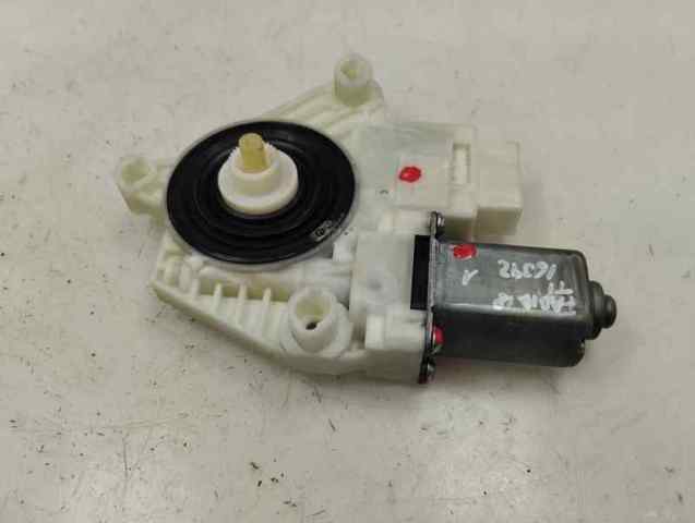 6V0959811A VAG Мотор стеклоподъемника двери передней правой купить в Киев