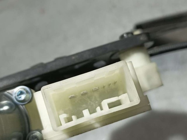 6V0959811A VAG Мотор стеклоподъемника двери передней правой купить в Кривой Рог