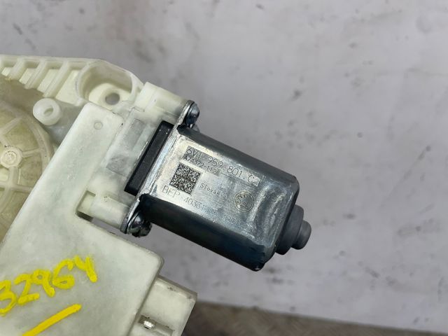 VAG 6V1959801C Мотор стеклоподъемника двери передней левой в наличии Черкассы