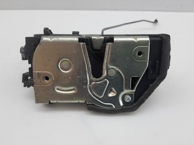 7060296 BMW Замок двери задней правой купить в Кривой Рог