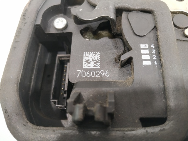 7060296 BMW Замок двери задней правой купить в Одесса