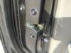 Fecho da porta dianteira esquerda 7121009026 SSANG YONG