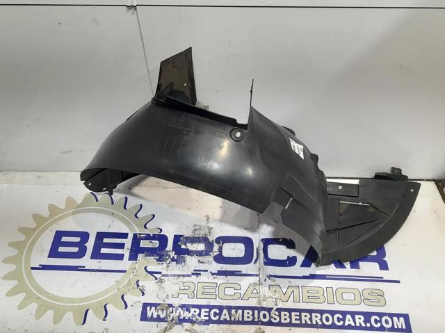 Guarda-barras direito do pára-lama dianteiro 7136CF Peugeot/Citroen