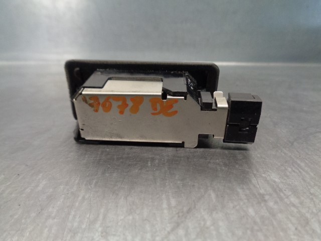 7176934 BMW Фонарь подсветки заднего номерного знака купить в Ирпень