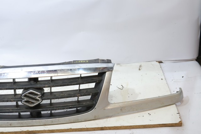 SUZUKI 7211165D11 Решетка радиатора в наличии Ровно