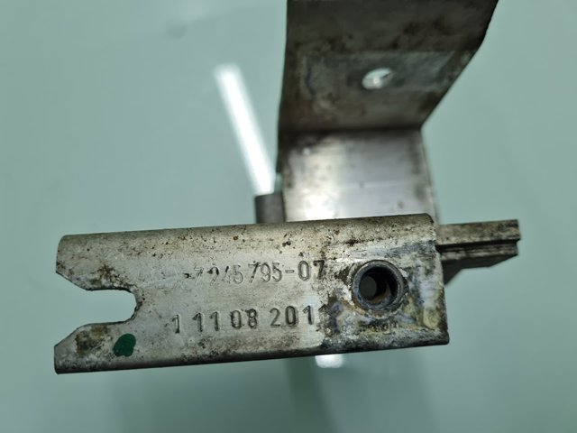 BMW 7245795 Кронштейн передней балки в наличии Харьков